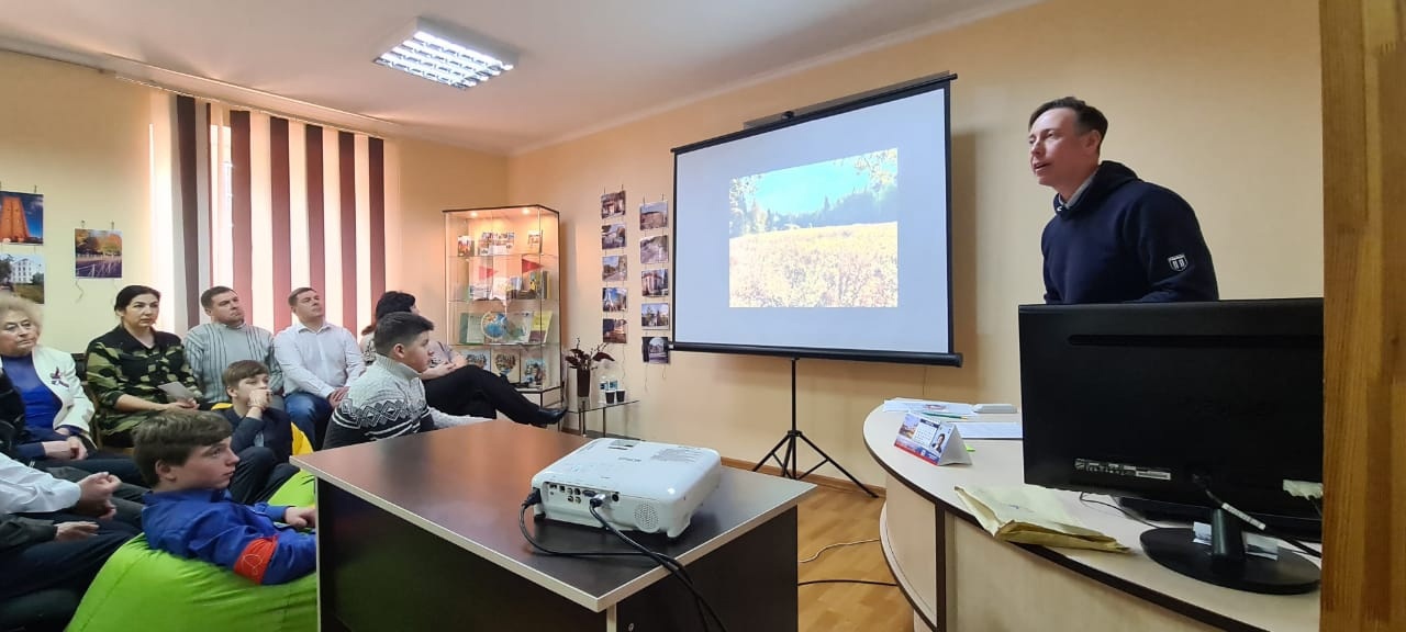 Ученики знакомятся с историей и природой Нестеровского района через виртуальную экскурсию.